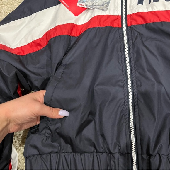 Brand new Helly Hansen light cropped jacket - Picture 4 of 8